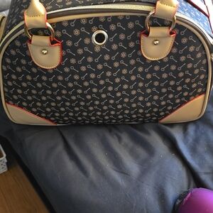 Elegant Black and Tan Travel Bag